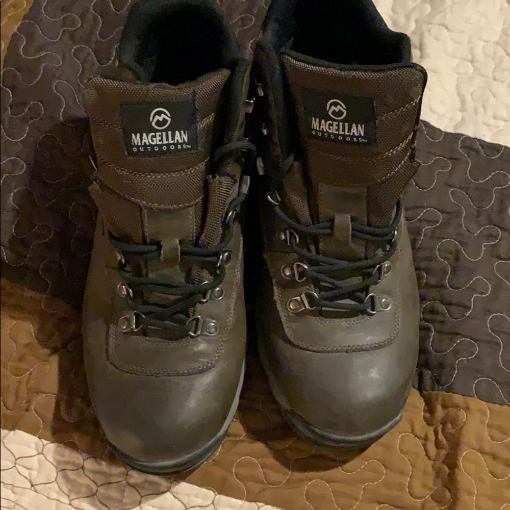 Men’s work boots